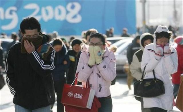  登上|在地下通道一唱成名、登上春晚的西单女孩任月丽，终实现华丽转身