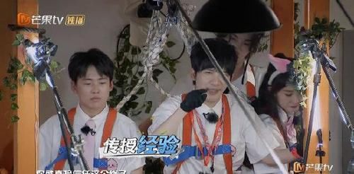 高空|《密室大逃脱》邓伦臂力惊人第一个过高空吊桥,黄明昊再开挂解题