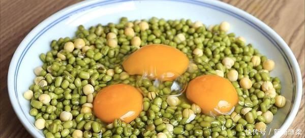 试试|绿豆别只会煮粥了，试试这个新做法，又软又香，吃一次就念念不忘