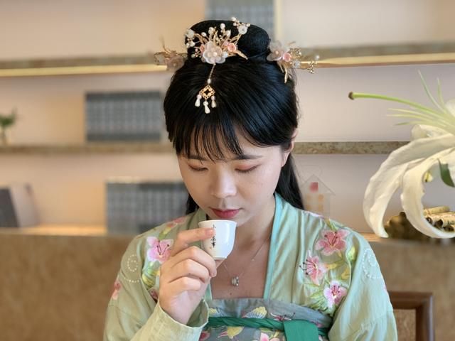  隔夜茶|再喜欢喝茶，这四种茶也轻易不要喝，可不止隔夜茶，浓茶哦