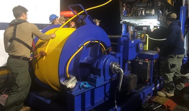  家伙|美军两栖战车沉没，8名士兵在车里淹死，20多吨的铁家伙别当船用