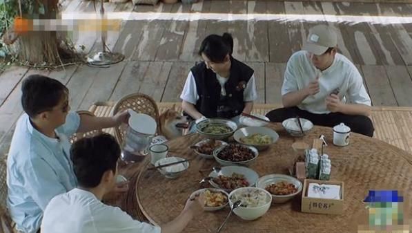  剪辑|《向往的生活》作假实锤？吃饭叫外卖假装送客，剪辑师都无法圆场