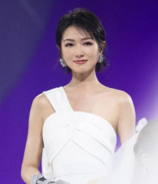  炸裂|姐姐们也太好看了，舞台上争奇斗艳，战斗力太强气场炸裂