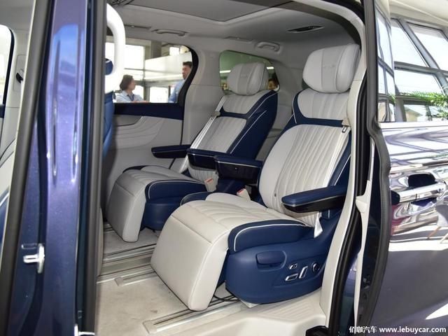 iMAX8|全新中型MPV荣威iMAX8实车 外观十分大气配荣威全新狮标