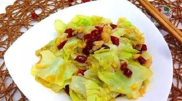  青红尖椒|做卷心菜的方法是超级美味和简单！