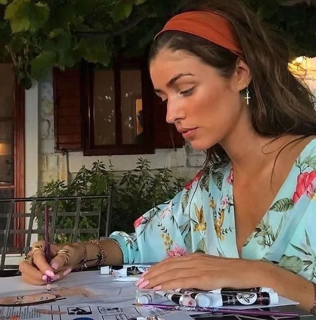  高马尾|美丽无死角的女孩，都把发型换成了这些样子