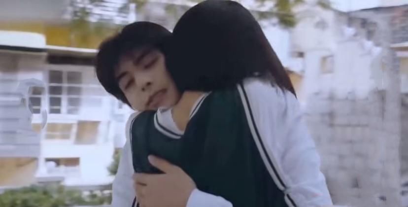  这段|《以家人之名》凌霄回家李尖尖熊抱这段太甜了，男友力爆棚，期待