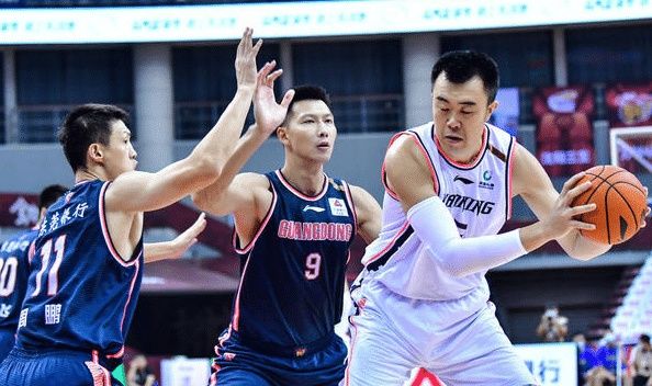  淘汰|恭喜！广东淘汰辽宁正式加冕第十冠，创伟大纪录成CBA历史第一队