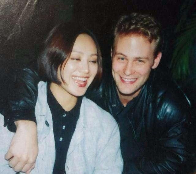  们两|为爱把房都卖了，他却劈腿宁静，刘晓庆的报复堪称＂教科书＂