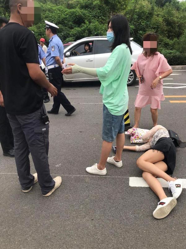  事件|宜家回应停车场肢体冲突事件：涉事男子为第三方安保人员