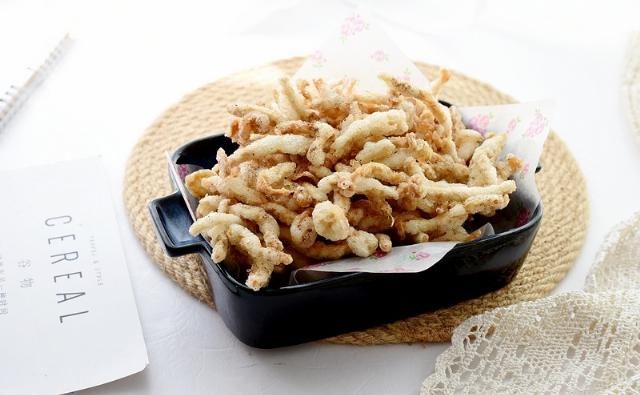 菌菇|初秋，这个菜可以排上日程上餐桌了，又香又酥脆，会管不住嘴的