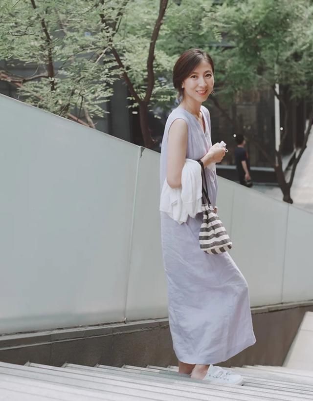  瞬间|40岁女人“大妈感”拉低档次，多穿这几条裙子，颜值气质瞬间提升