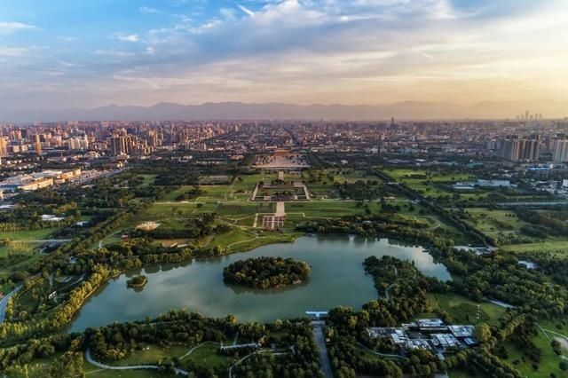  星球|一夜爆红上榜孤独星球！这个古城美食不输成都，景区免费高铁直达