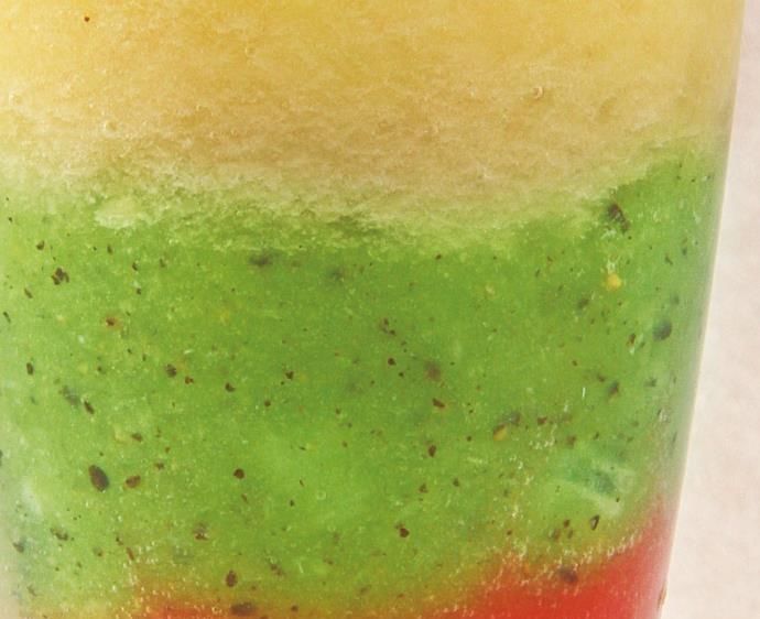  只用|只用水果就可以做出漂亮的彩虹果汁，简单又高颜值，两分钟学会