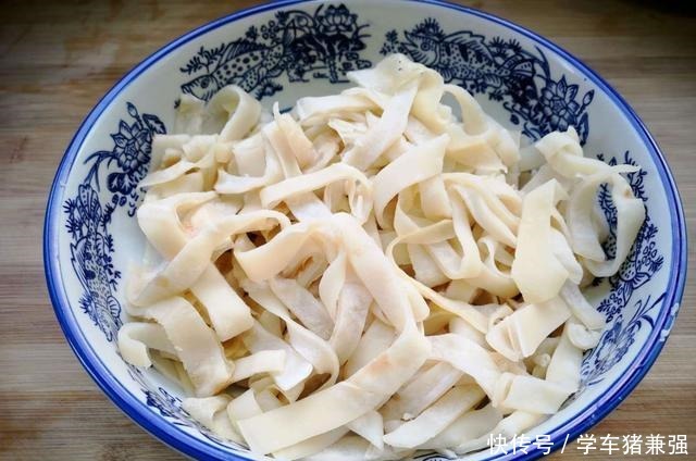 管理|现在小区封闭式管理,用这剩饭做了一顿晚餐,家人喜欢营养好!