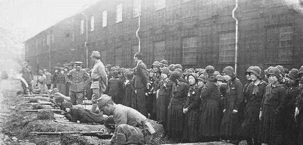 千代子|二战时的日本女人到底有多坏?看完才知道,原子弹下真的无冤魂!