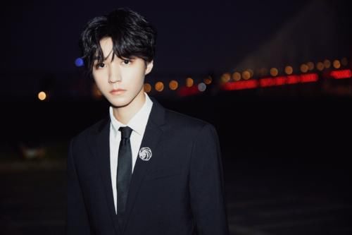  器械|王俊凯晒健身照，健身器械是亮点，努力练习臂力疑在为新戏做准备