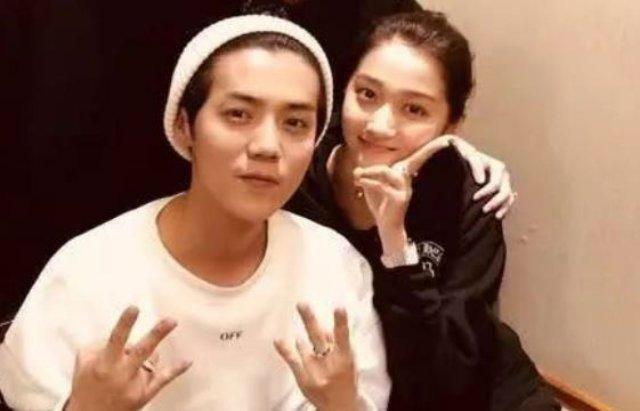  人在一起|关晓彤探班男友鹿晗，3年感情坚固如初，等分手的黑粉知难而退