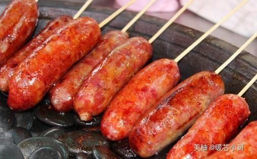 价格|街边2元一根的烤肠，到底是用什么“肉”做的？网友：以后不吃了