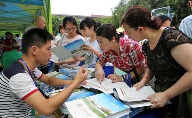  参考|这3所医科类院校，名气高分数线却比较低，高考中等考生可参考