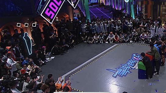  大胆|导演宣布队长开场秀名次，王一博大胆质疑节目流程，网友直呼不愧是你