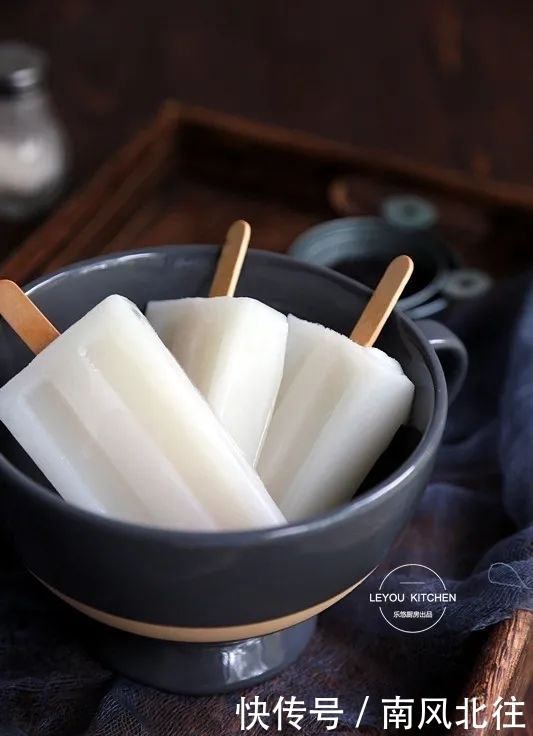 糯米粉|小时候常吃的老冰棍,在家做很简单,用牛奶、糖、糯米粉就可以做