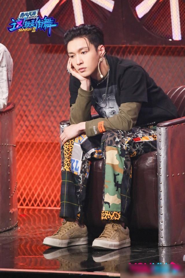  拍到|如何看待这就是街舞张艺兴组淘汰选手后，节目组跟拍到厕所的行为