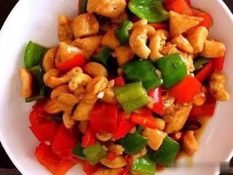 倒入|春季美食推荐:酱爆腰果鸡丁,洋葱烧豆腐,干锅鱼丸的做法