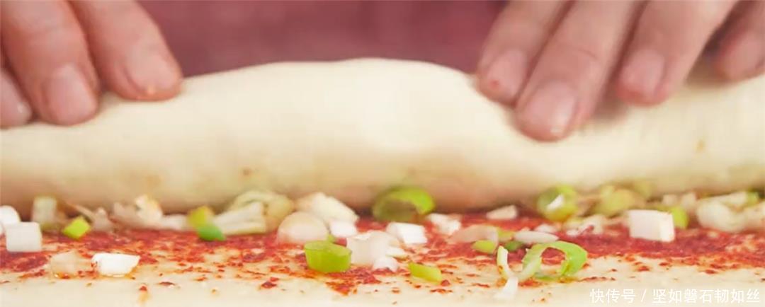 简单|花卷新做法, 香辣入味比酥油饼还好吃, 方法简单不用蒸, 超香!