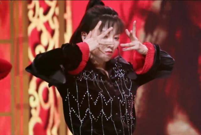 ending|同做ending动作,看看训练生再看看Lisa,才知道学员跟导师的区别