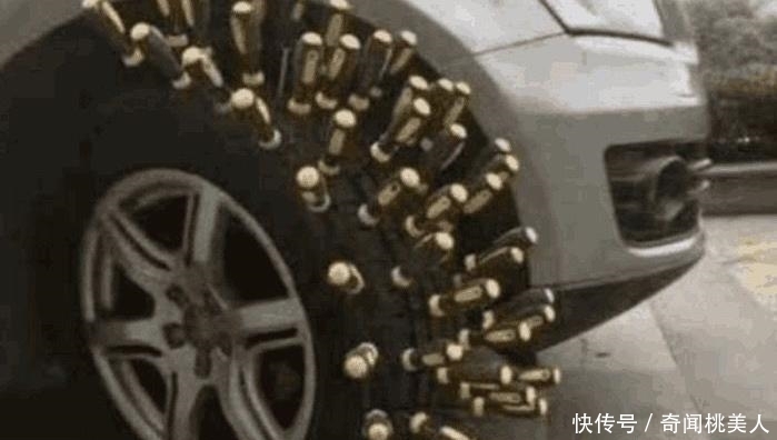 停车|女子路边随意停车, 上车后感觉不对劲, 接下来的一幕令人尴尬了