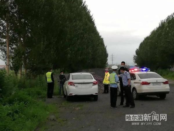  违法行为|得不偿失！为省高速费闯杆逃跑，结果赔偿、罚款、记12分还拘留