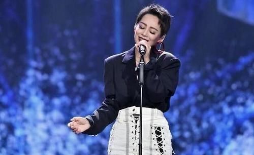  内容|《乘风破浪的姐姐》总导演发文秒删！内容引热议，究竟为何？探秘真相