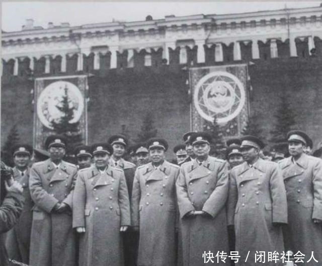 疯婆子|刘亚楼回家探亲,竟被疯婆子拦住,知其身份后上将大动肝火