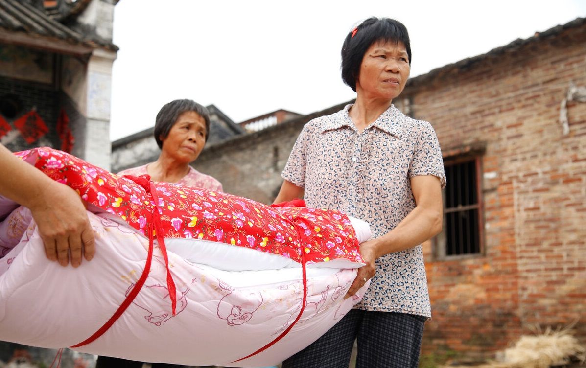 说到参加|现如今在农村参加酒席出10块钱礼，拿得出手吗？对此你怎么看？