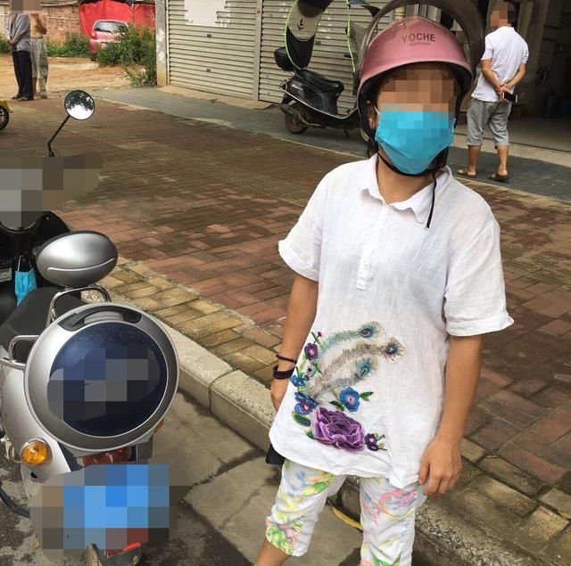  驾驶|南宁一女子无证驾驶摩托车，车辆被暂扣后还胡搅蛮缠