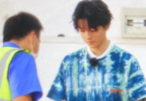 王俊凯|王俊凯并非一人参加《中餐厅》,看到坐在他身边的搭档,可以放心了