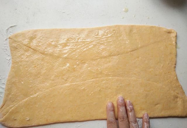 面粉|入秋,这菜正实惠的时候,9毛一斤,和点面粉做酥饼,吃起来特香