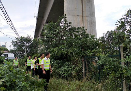 街道|江西宜春湛郎街道开展铁路安全隐患巡查