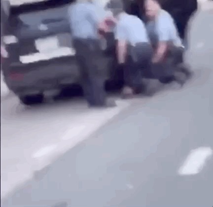 紧急|白宫紧急封锁,CNN总部被砸!中国驻美使馆发出提醒!