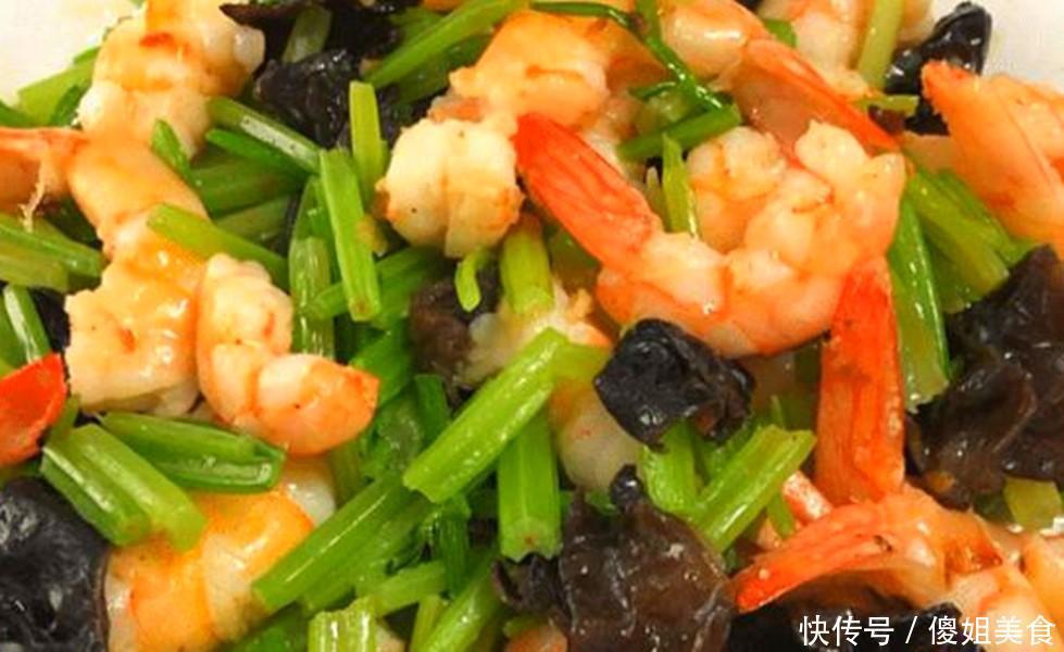 木耳|芹菜和它是绝配,比炒肉更香,我家一周3次吃不够,太香了