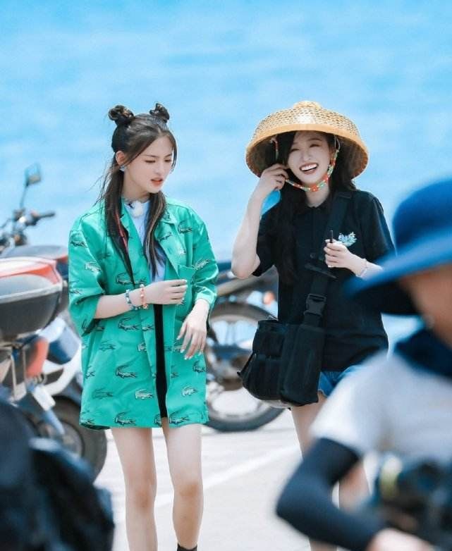  瞬间|为何杨超越吴宣仪没参加《超新星》录制? 看到比赛成绩瞬间明白了