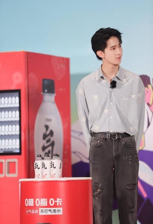  萧山|R1SE家境揭秘，萧山阔少何洛洛，茶庄少主焉栩嘉，而他最富有