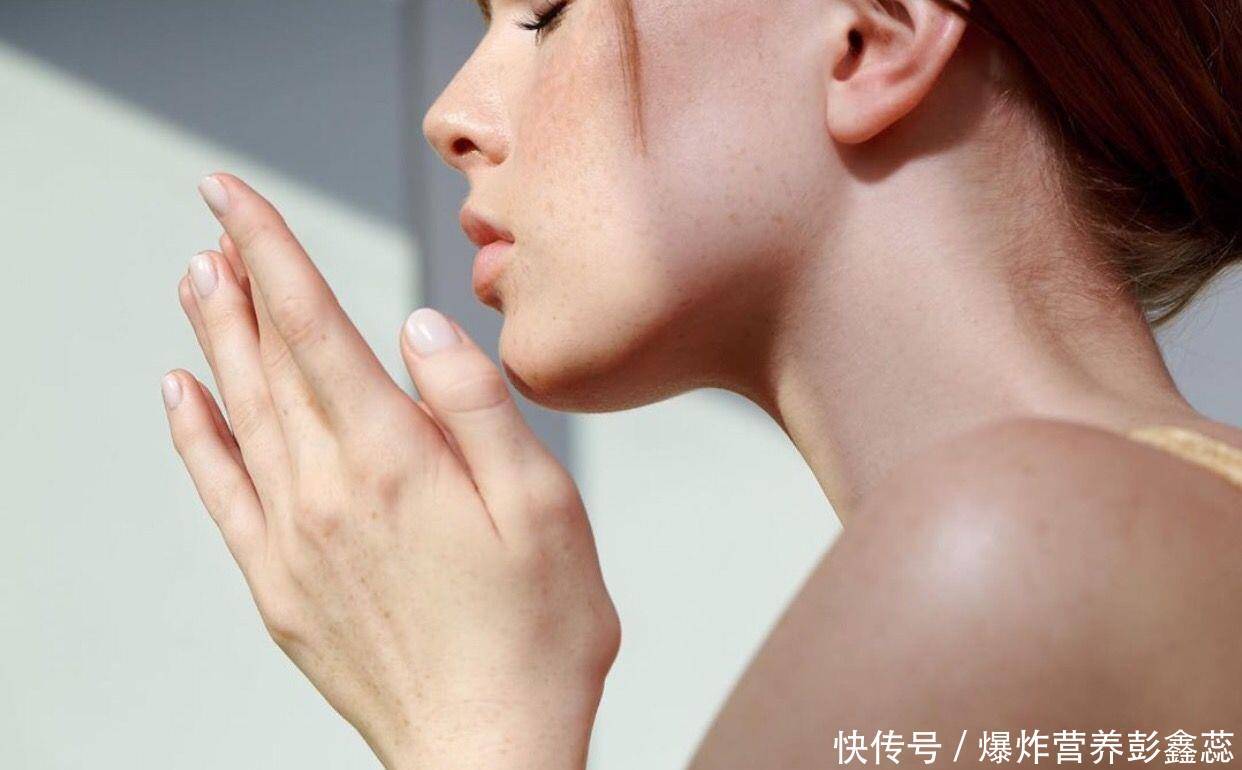 皮肤不好需要戒掉什么食物(这4种伤害皮肤的食物，有很多人都喜欢吃，你要努力戒掉了)