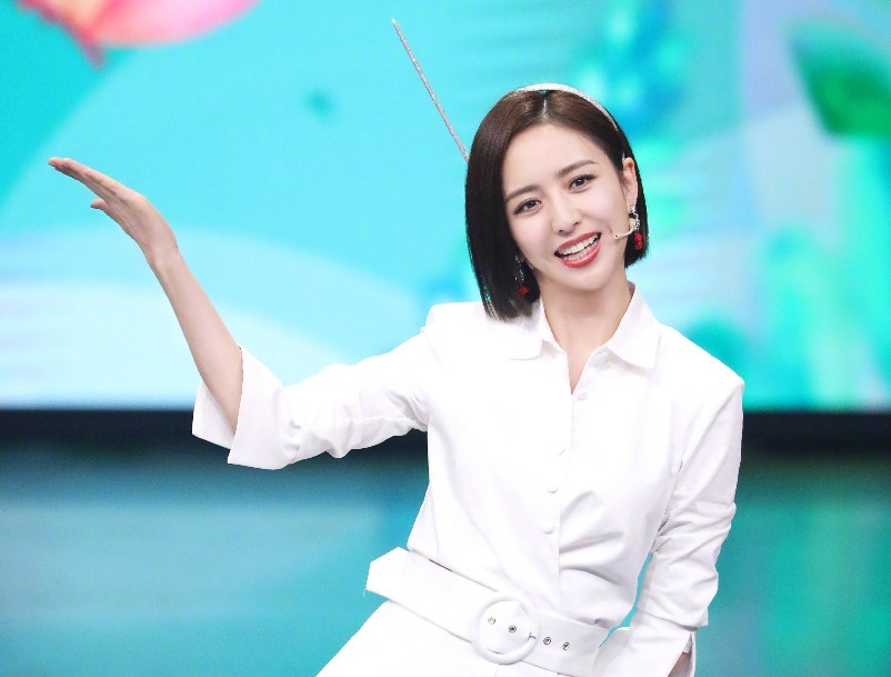 王牌|《王牌》出现现场失控,看佟丽娅的反应,大家也愣了