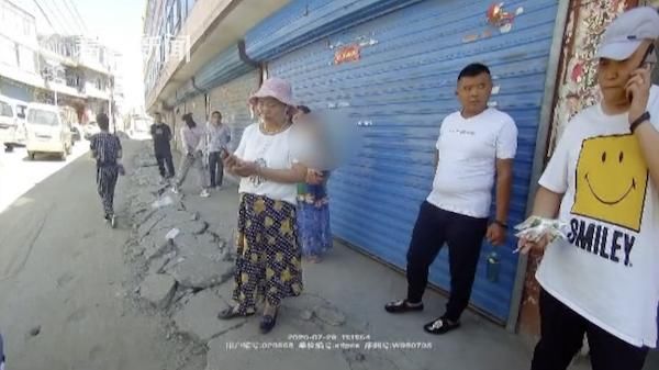  情侣|情侣吵架丢下2岁娃谁都不管 一听民警要追责秒怂