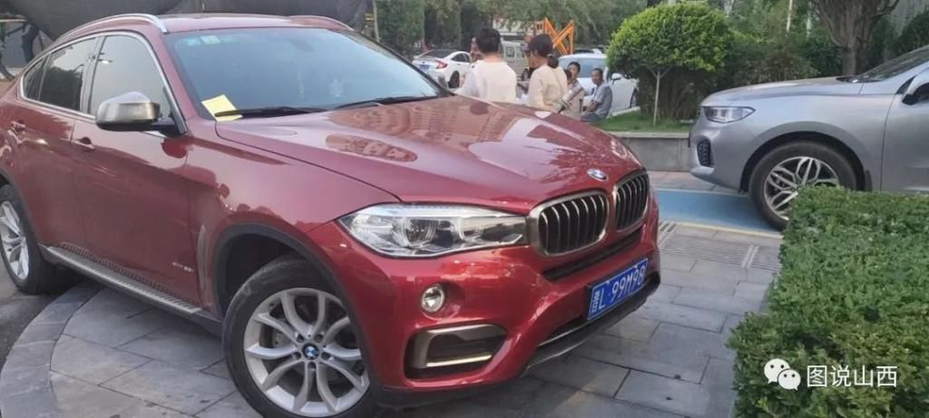 乱停乱放|临汾夜间停车开始重点整治