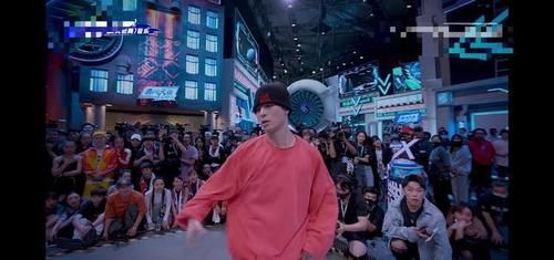  张艺兴|《街舞3》再现“神仙打架”：王一博扯张艺兴衣服，现场太热血