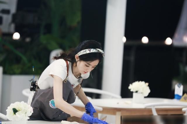  中餐厅|《中餐厅4》再现魔鬼剪辑，赵丽颖哭泣原因公开，终于知道真相了