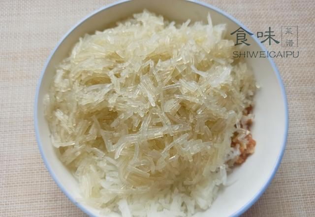 鲜美|吃萝卜的季节到了，教你秘制萝卜包子馅，鲜美多汁，一顿5个不够